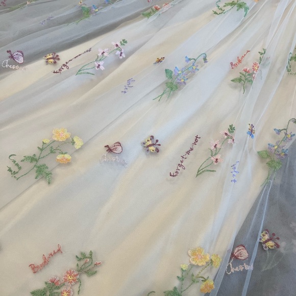 $165.00 Beautiful floral champagne dress!
Like knew, Worn ONCE for 7 hours. - Picture 5 of 9